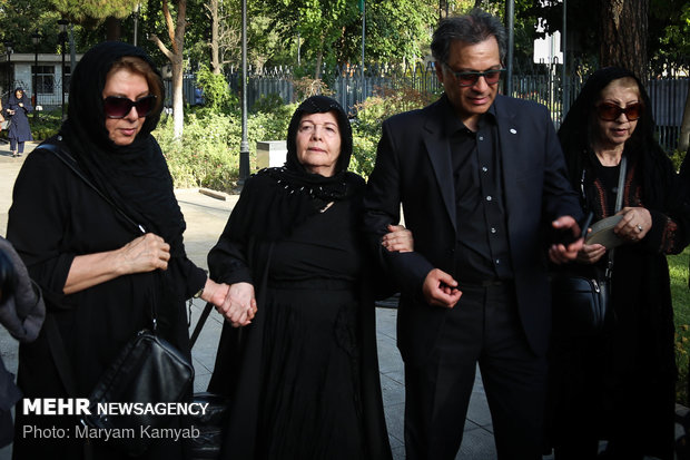 Funeral procession for Iranian actor Ezzatollah Entezami