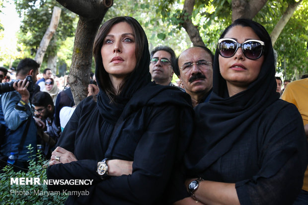 Funeral procession for Iranian actor Ezzatollah Entezami