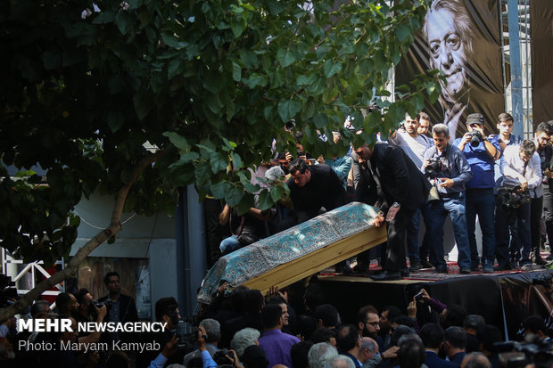 Funeral procession for Iranian actor Ezzatollah Entezami