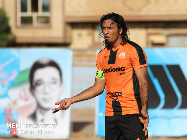 دیدار تیم های فوتبال گل گهر سیرجان و مس کرمان