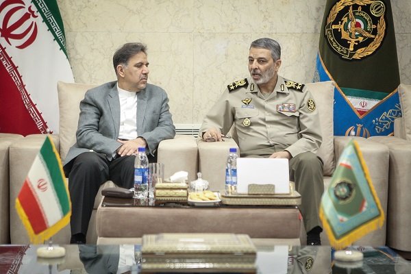 عباس آخوندی با فرمانده کل ارتش دیدار کرد