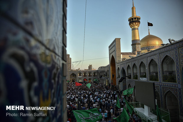 عزاداری شب شهادت امام باقر (ع) در حرم رضوی