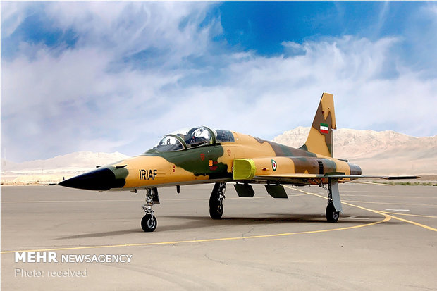 نخستین هواپیمای جنگنده ایرانی به نام کوثر تولید و به پرواز درآمد
