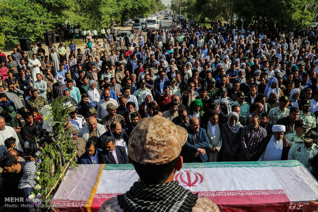 تشییع پیکر عادل الهایی بچایی مامور نیروی انتظامی در شهر ملاثانی 