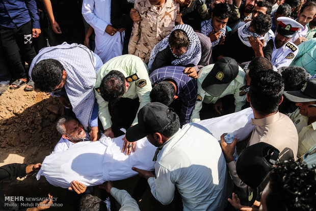 تشییع پیکر عادل الهایی بچایی مامور نیروی انتظامی در شهر ملاثانی 