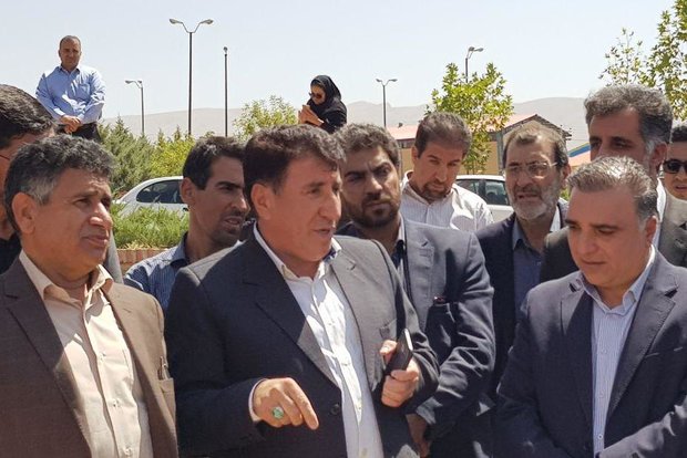 واحدهای صنعتی قفل و زنجیرشده شهرک صنعتی نهاوند را دریابید