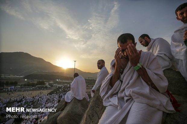 آماده شدن مسلمانان برای عید قربان‎
