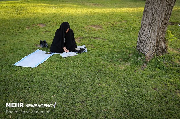 Day of Arafa prayers in Hamedan