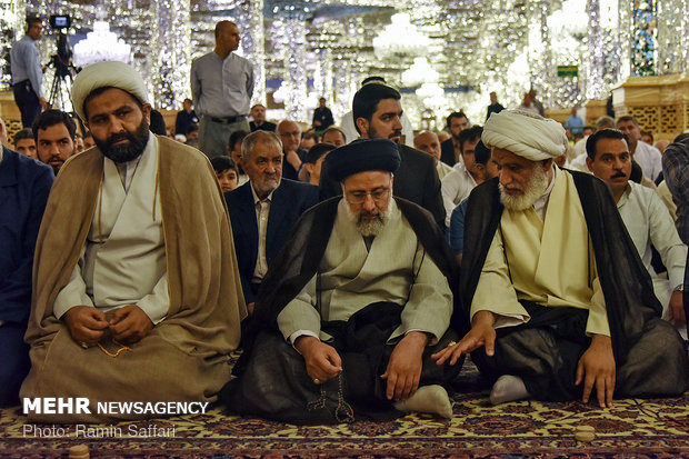 اقامه نماز عید قربان در حرم رضوی