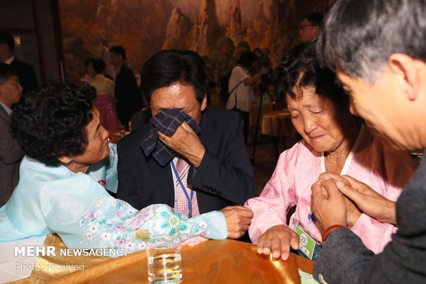 دیدار خانواده های دو کره بعد از 65 سال‎