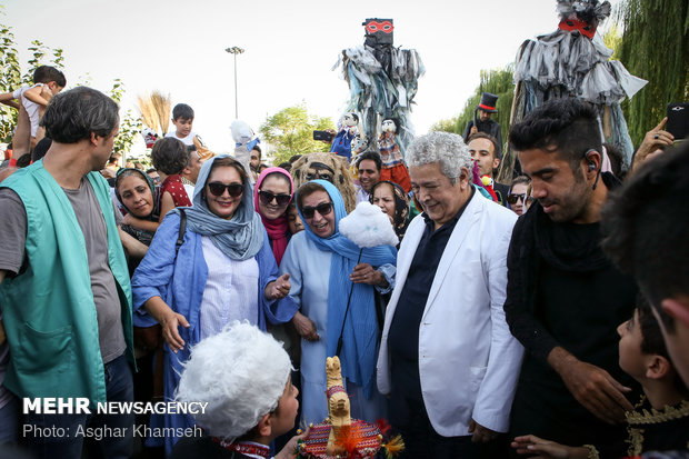 Ø´Ø§Ø¯Ù¾ÛÙØ§ÛÛ Ø¹Ø±ÙØ³Ú©âÙØ§ Ø¯Ø± Ø¨ÙØ³ØªØ§Ù Ø¢Ø¨ Ù Ø¢ØªØ´