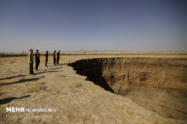 کبودرآهنگ کجاست فروچاله های همدان فروچاله در ایران فروچاله چیست عجایب طبیعی عجایب شگفت انگیز جهان تصاویر شگفتی های جهان اخبار همدان