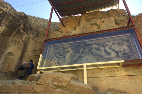 تلفیق هنر ایرانی و چینی در یک معبد باستانی با نقش اژدها