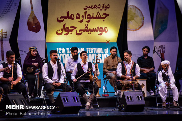 Closing ceremony of folklore section at National Festival of Youth Music