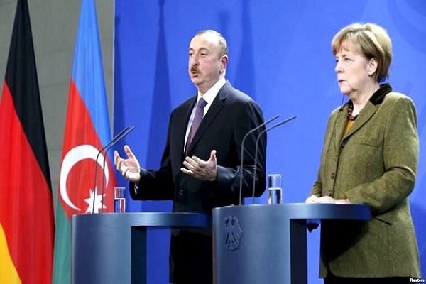 Merkel ile Aliyev Bakü'de bir araya gelecek