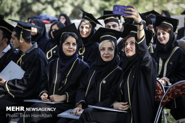 آیین ادای احترام به مقام بوعلی سینا در همدان