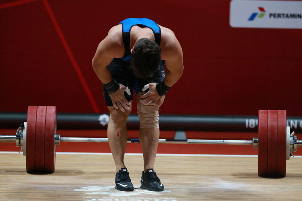 «المپیک» از دستان کیانوش افتاد/ پایان جنجال رستمی در وزنه‌برداری 