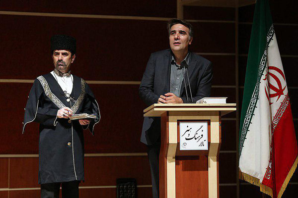 انتقاد مدیر خانه موسیقی از موسیقی پاپ/ مواظب گوش هایمان باشیم