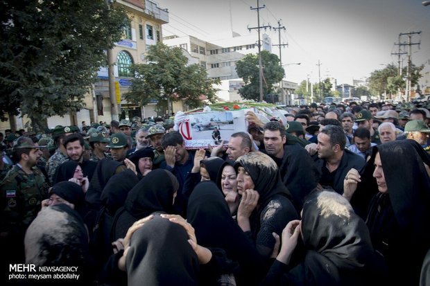 Funeral ceremony of martyr pilot ‘Fatahi’ held in Kermanshah 