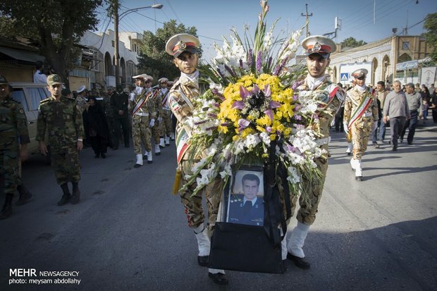 تشییع پیکر مطهر شهید سرهنگ خلبان «فتاحی» در کرمانشاه