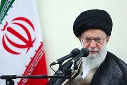 قائد الثورة الاسلامية يأمر باتخاذ قرارات عملية لمواجهة التحديات الاقتصادية