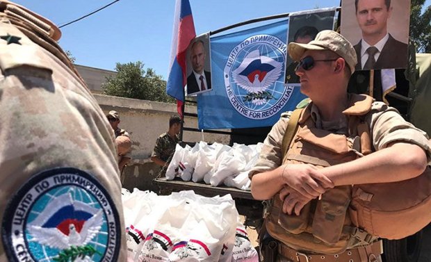 Russian MoD provides five tons of food to refugees from Idlib