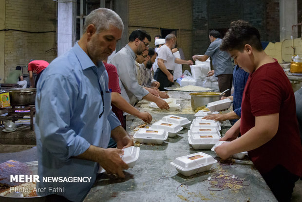 عید سعید غدیر کے موقع پر شہریار میں 12000 افراد میں نذری غذا تقسیم