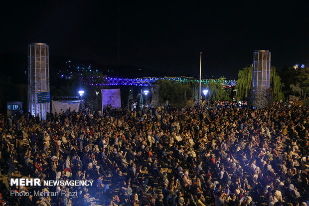 استقبال ۱۵هزار نفری از کنسرت مردمی بوستان آب و آتش