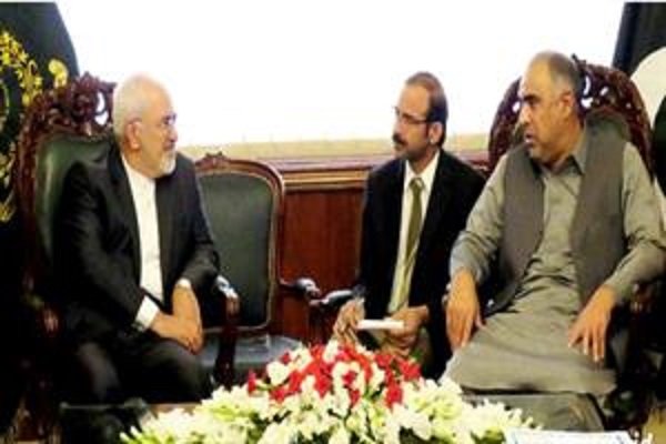 Zarif, Pakistani Assembly speaker discuss developing bilateral ties