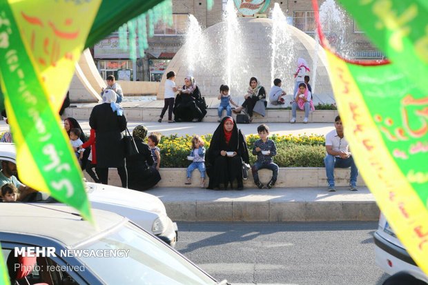 توزیع آش نذری به مناسبت عید غدیر در زنجان