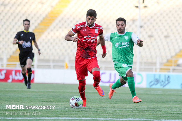 دیدار تیم های فوتبال تراکتور سازی و ماشین سازی تبریز