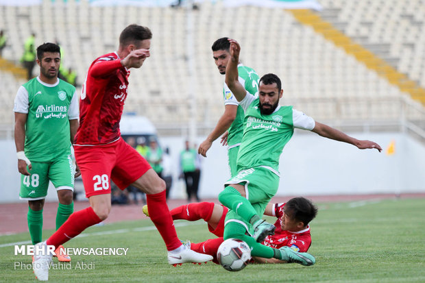 دیدار تیم های فوتبال تراکتور سازی و ماشین سازی تبریز