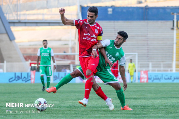 دیدار تیم های فوتبال تراکتور سازی و ماشین سازی تبریز