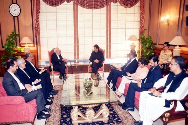 پاکستانی وزير اعظم عمران خان سے ایرانی وزیر خارجہ محمد جواد ظریف کی ملاقات