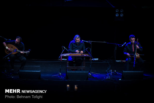 Shahram Nazeri holds concert in Tehran