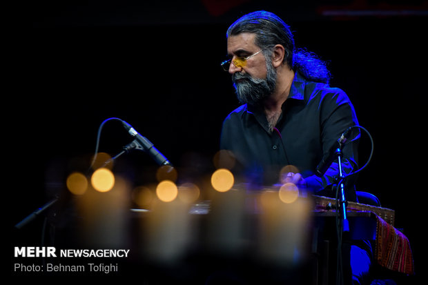 Shahram Nazeri holds concert in Tehran