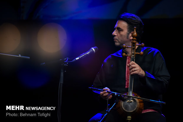 Shahram Nazeri holds concert in Tehran