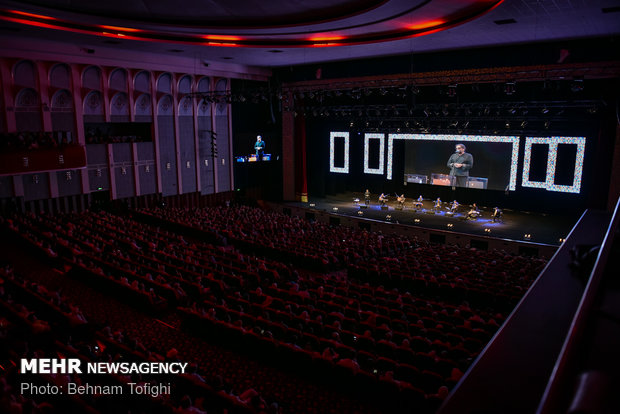 Shahram Nazeri holds concert in Tehran