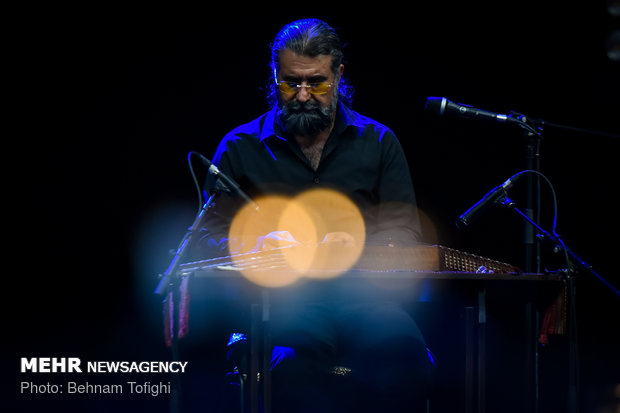 Shahram Nazeri holds concert in Tehran