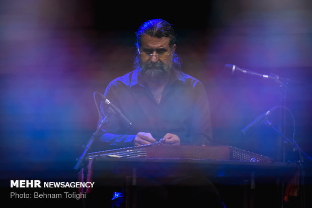 Shahram Nazeri holds concert in Tehran