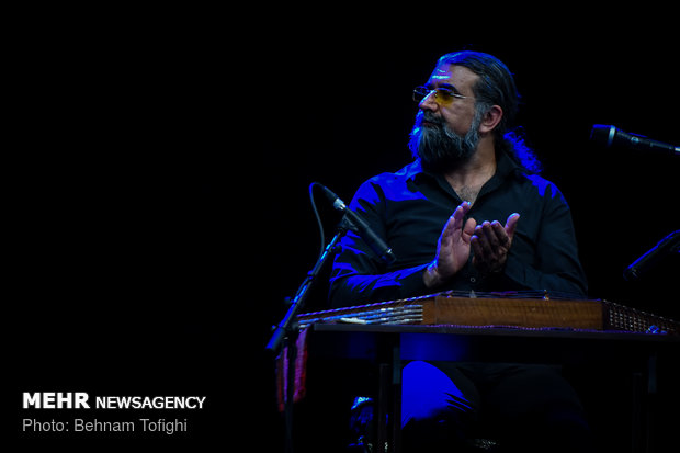 Shahram Nazeri holds concert in Tehran