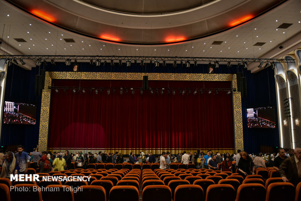 Shahram Nazeri holds concert in Tehran