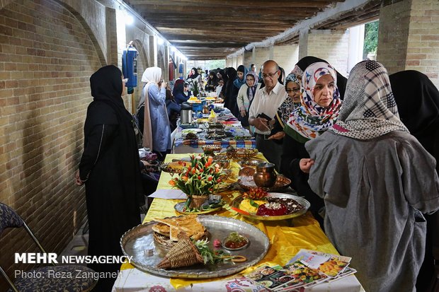 جشنواره گردشگری غذا و هنر درهمدان