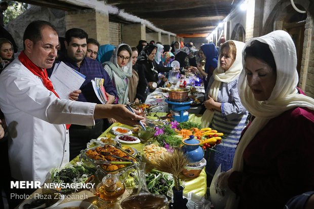 جشنواره گردشگری غذا و هنر درهمدان