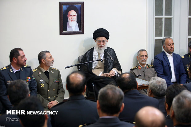 Leader receives officials of Khatam ol-Anbiya Air Defense Base