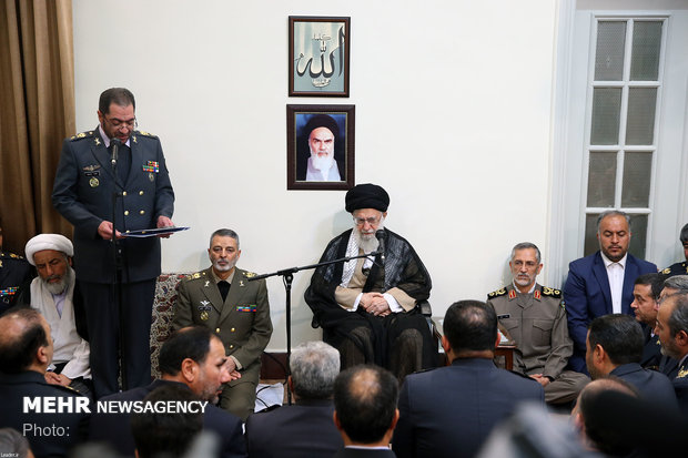 Leader receives officials of Khatam ol-Anbiya Air Defense Base