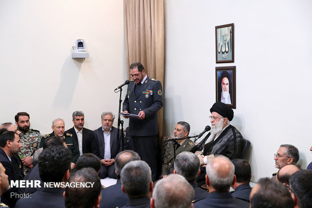 Leader receives officials of Khatam ol-Anbiya Air Defense Base