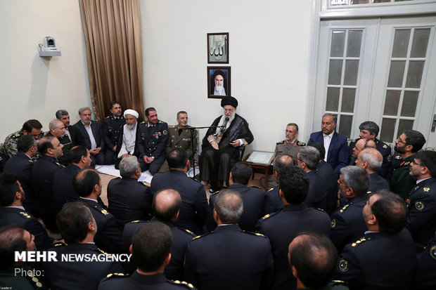 Leader receives officials of Khatam ol-Anbiya Air Defense Base