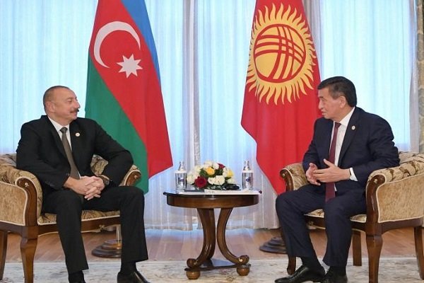 İlham Aliyev, Kırgız mevkidaşı Ceenbekov ile görüştü