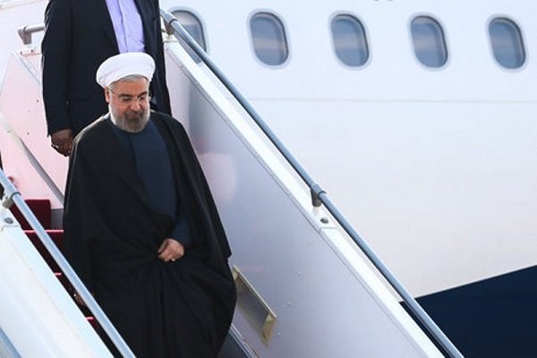 Rouhani arrives in Asaluyeh to inaugurate projects